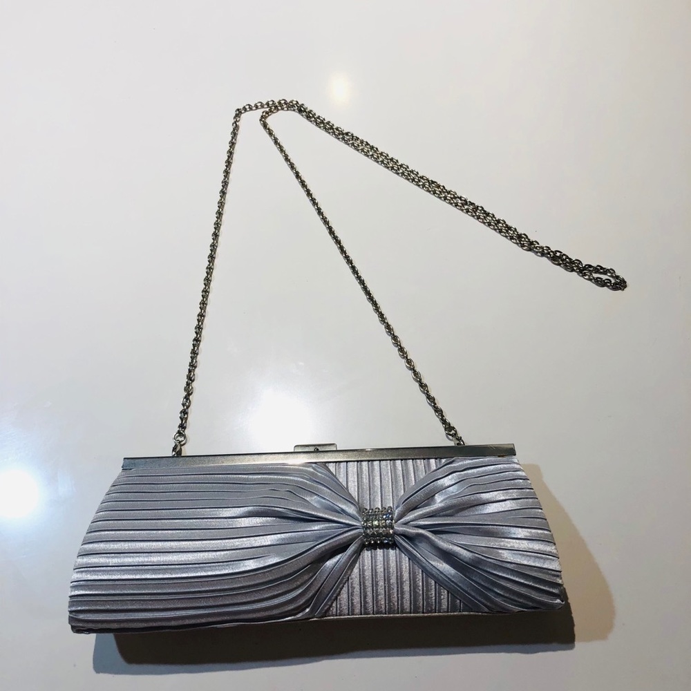 Stunning Silver Lady Bag 🧖‍♀️